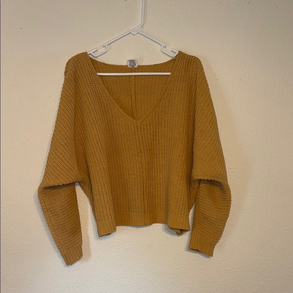 Tilly's Yellow V-Neck Oversized Sweater with Ribbed Texture